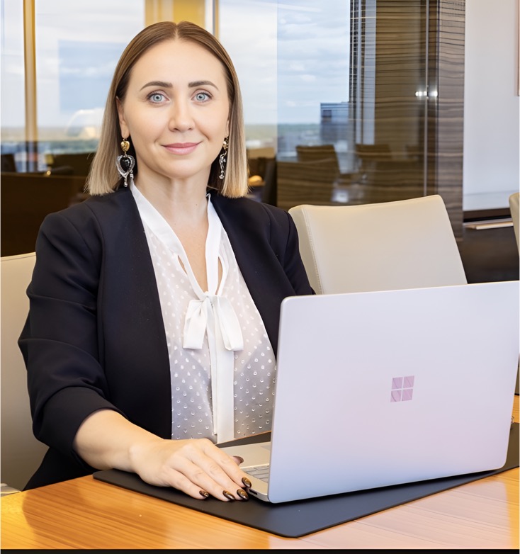 Alexandra Sokolenko working with clients